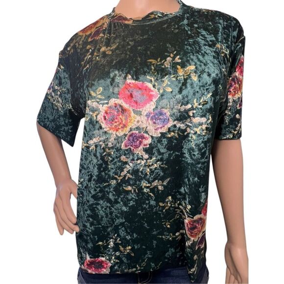 SHEIN Green Velvet Style Soft Floral Patterned T-Shirt - Picture 1 of 5